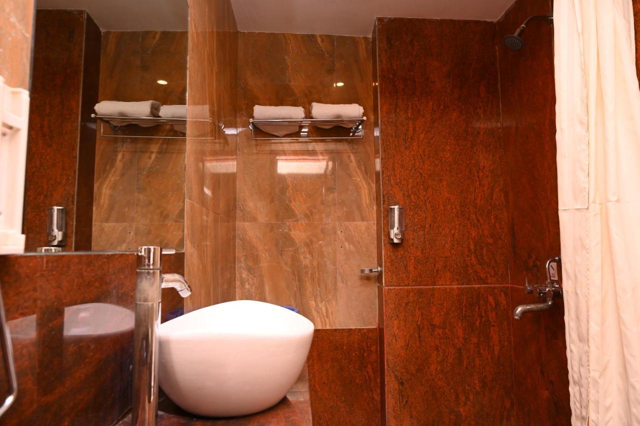 Hotel Center Point Solapur Εξωτερικό φωτογραφία