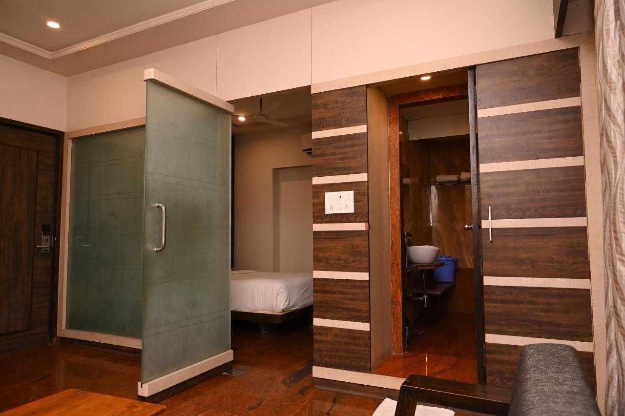 Hotel Center Point Solapur Εξωτερικό φωτογραφία